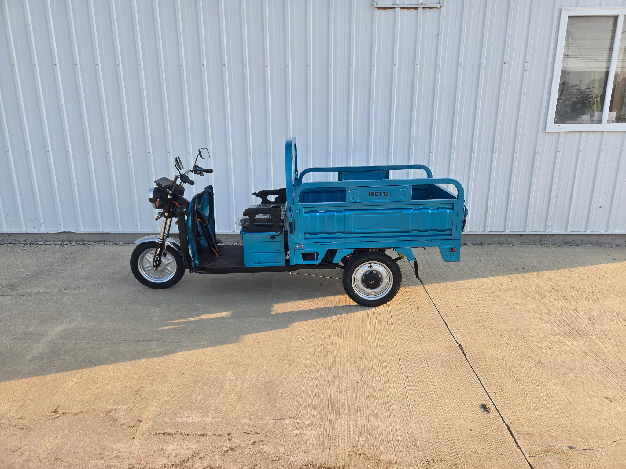 2025 SDLANCH 3-Wheel Electric Tricycle Vehicle (IRET13)