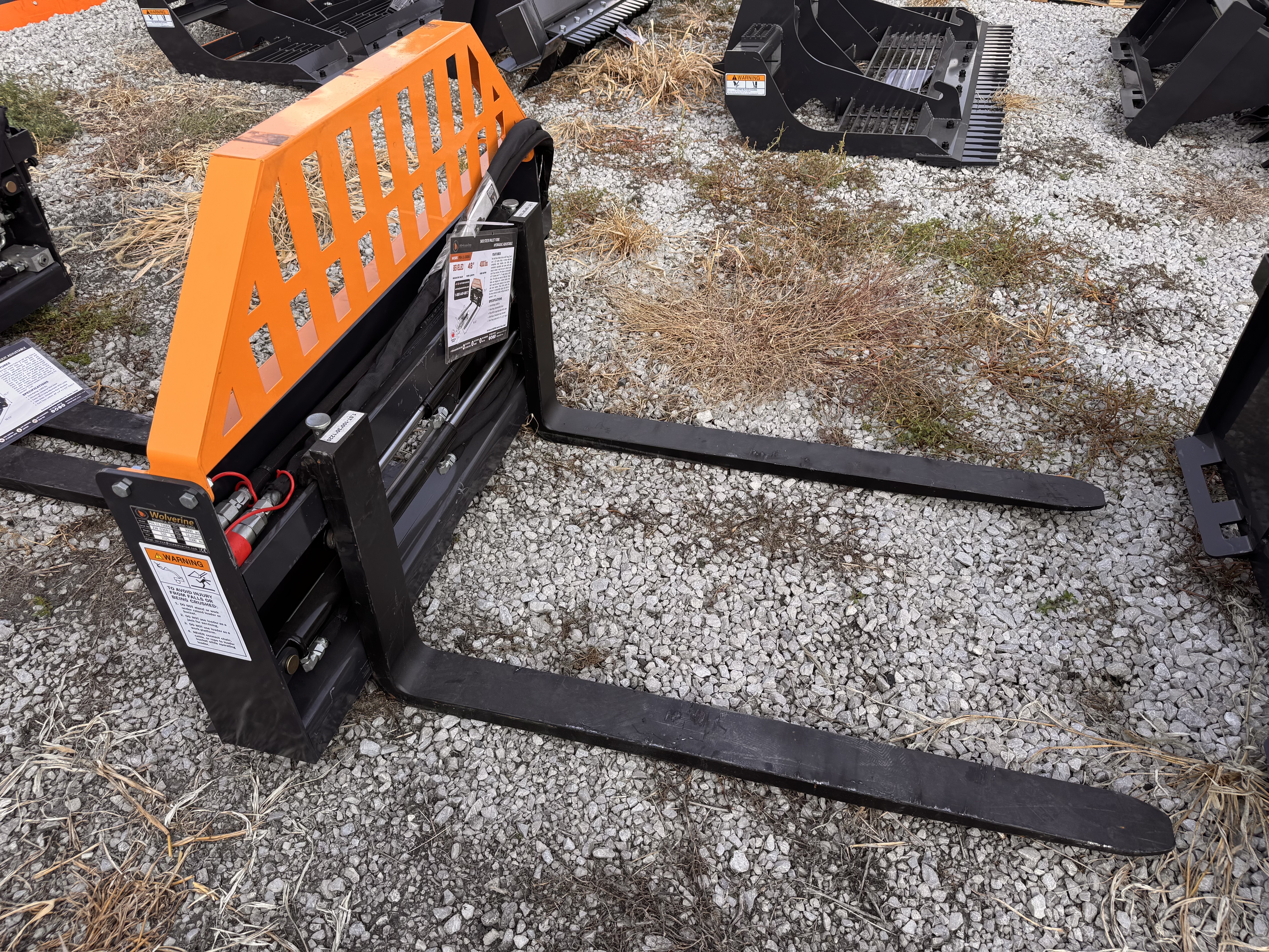 Wolverine 48 Skid Steer Hydraulic Adjustable Pallet Forks