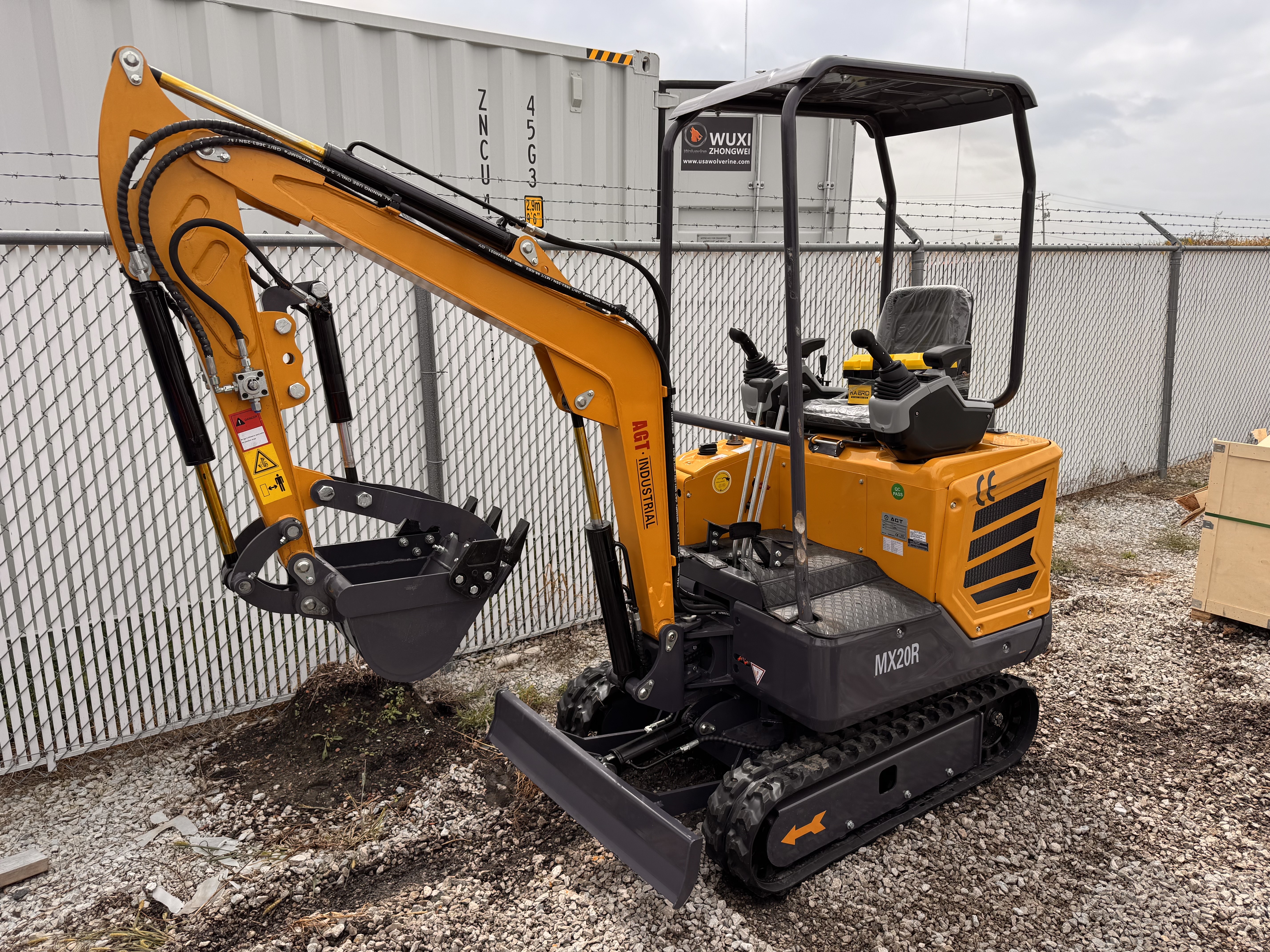 2025 CFG Mini Excavator (MX20R)