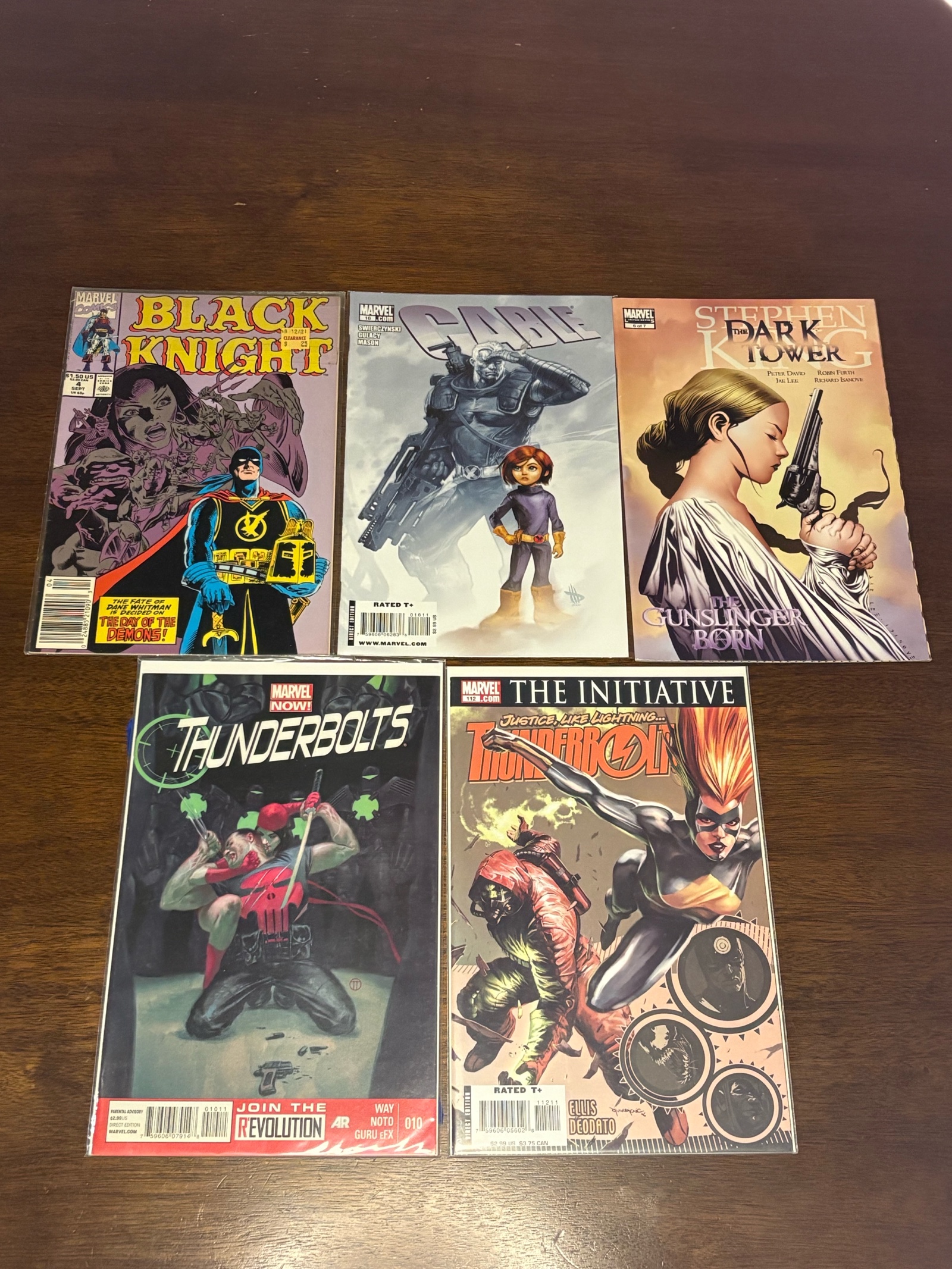 Marvel Comic Book Lot, Mix of Heroes, 5 Comic Books