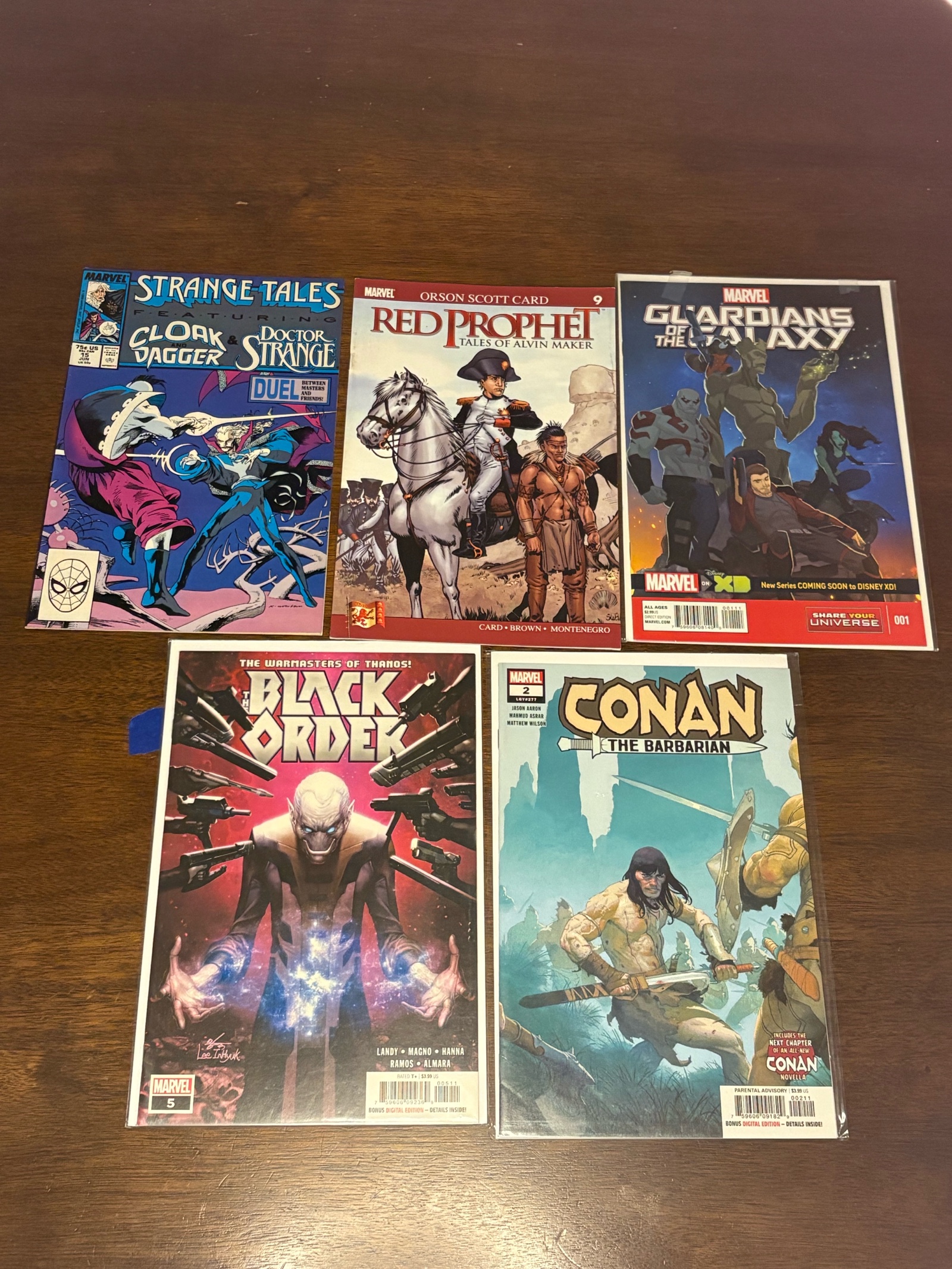 Marvel Comic Book Lot, Mix of Heroes, 5 Comic Books