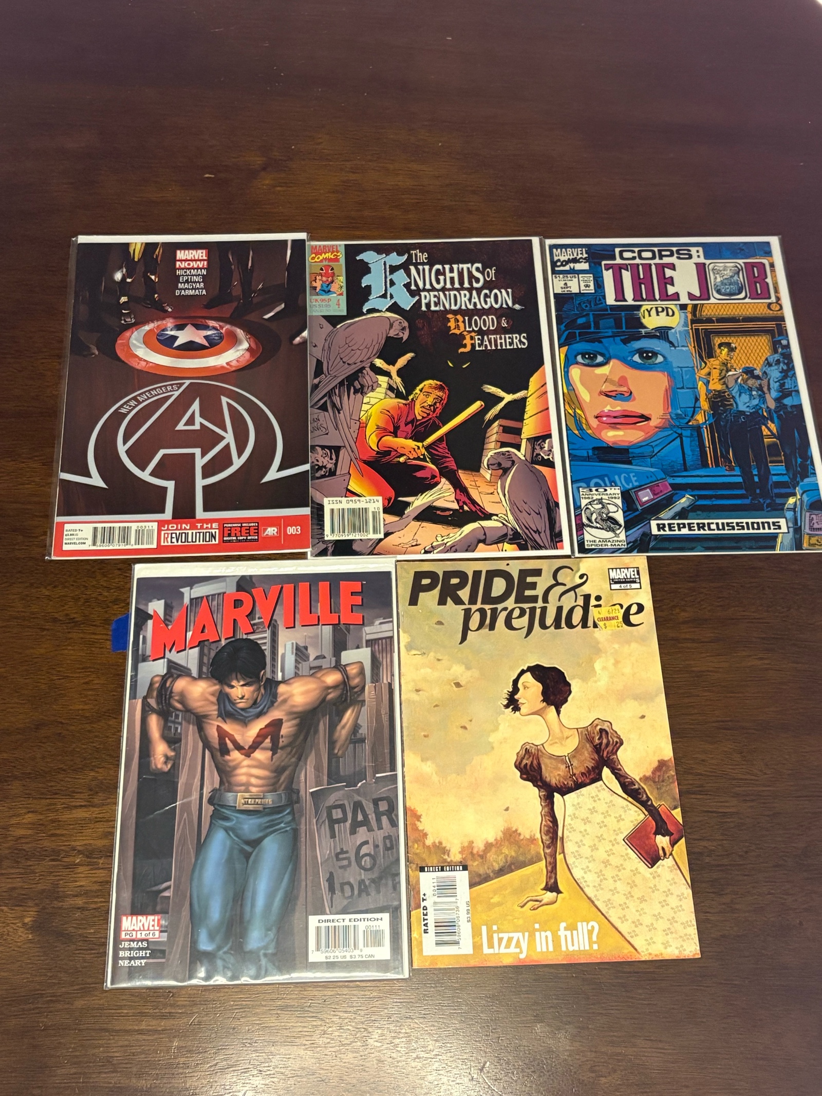 Marvel Comic Book Lot, Mix of Heroes, 5 Comic Books