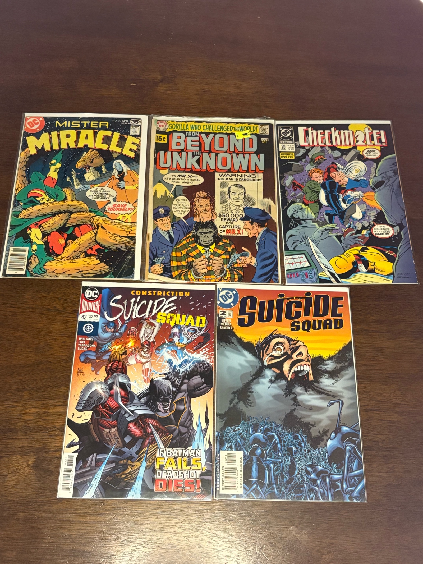 DC Comic Book Lot, Mix of Heroes, 5 Comic Books