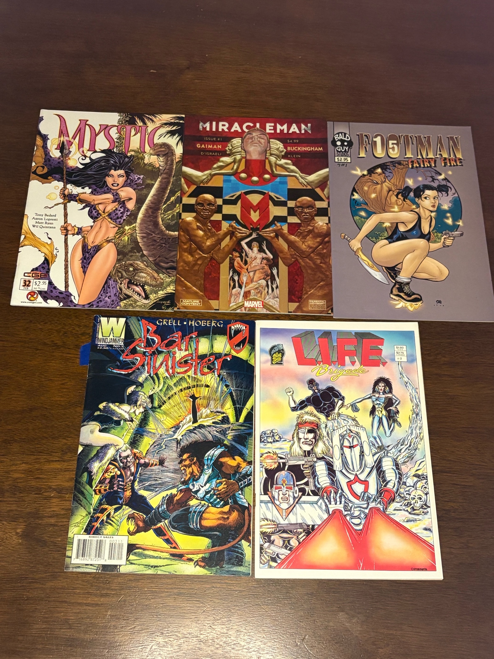 Comic Book Lot, Mix of Publishers, Heroes and Series, 5 Comic Book Lot