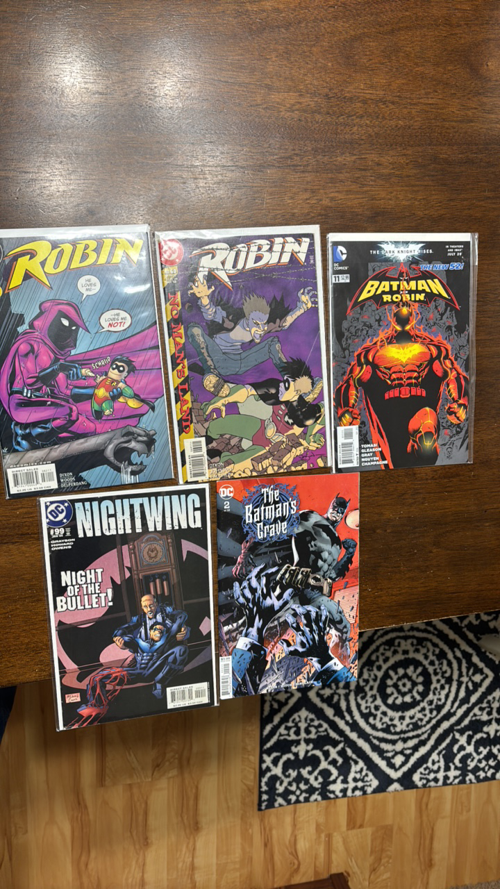 Robin, Nightwing and Batman Comic Book Lot, 5 Comics