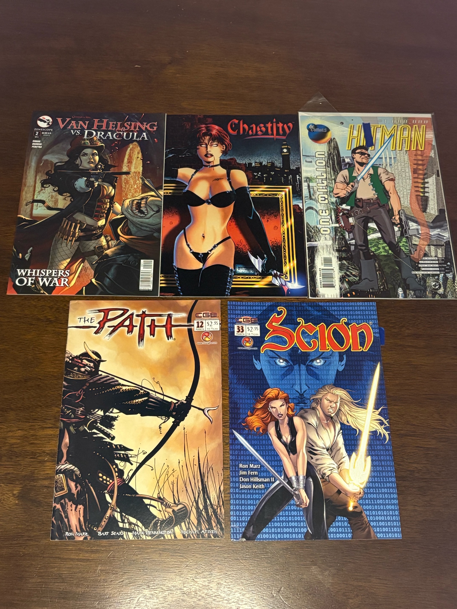 Comic Book Lot, Mix of Publishers, Heroes and Series, 5 Comic Book Lot