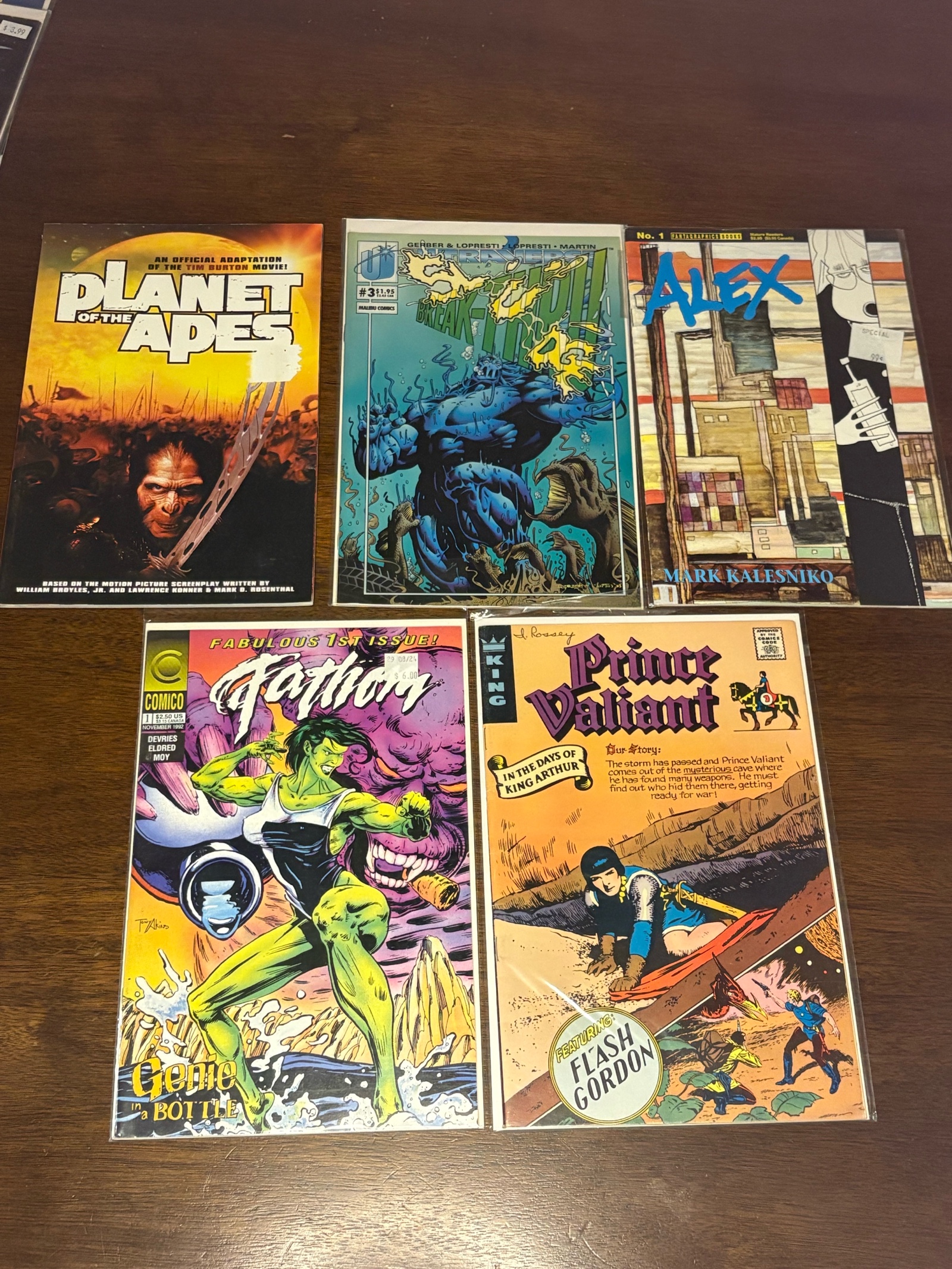 Comic Book Lot, Mix of Publishers, Heroes and Series, 5 Comic Book Lot