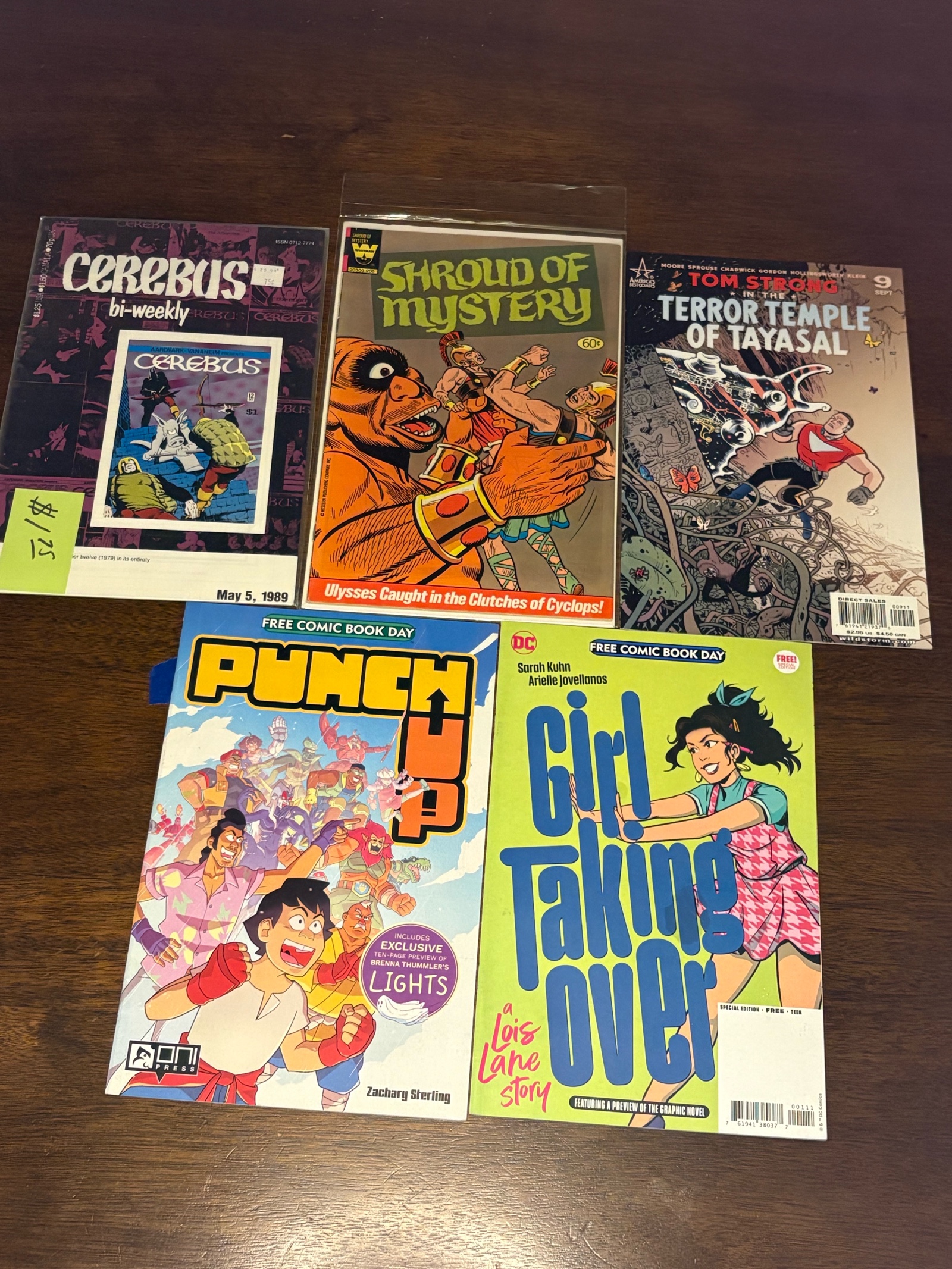 Comic Book Lot, Mix of Publishers, Heroes and Series, 5 Comic Book Lot