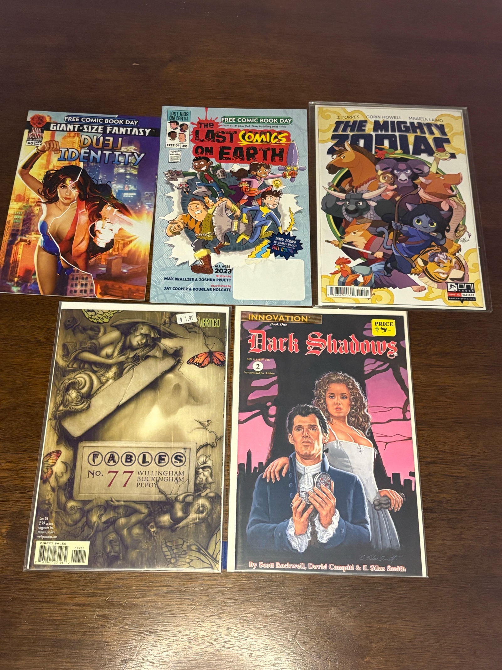 Comic Book Lot, Mix of Publishers, Heroes and Series, 5 Comic Book Lot