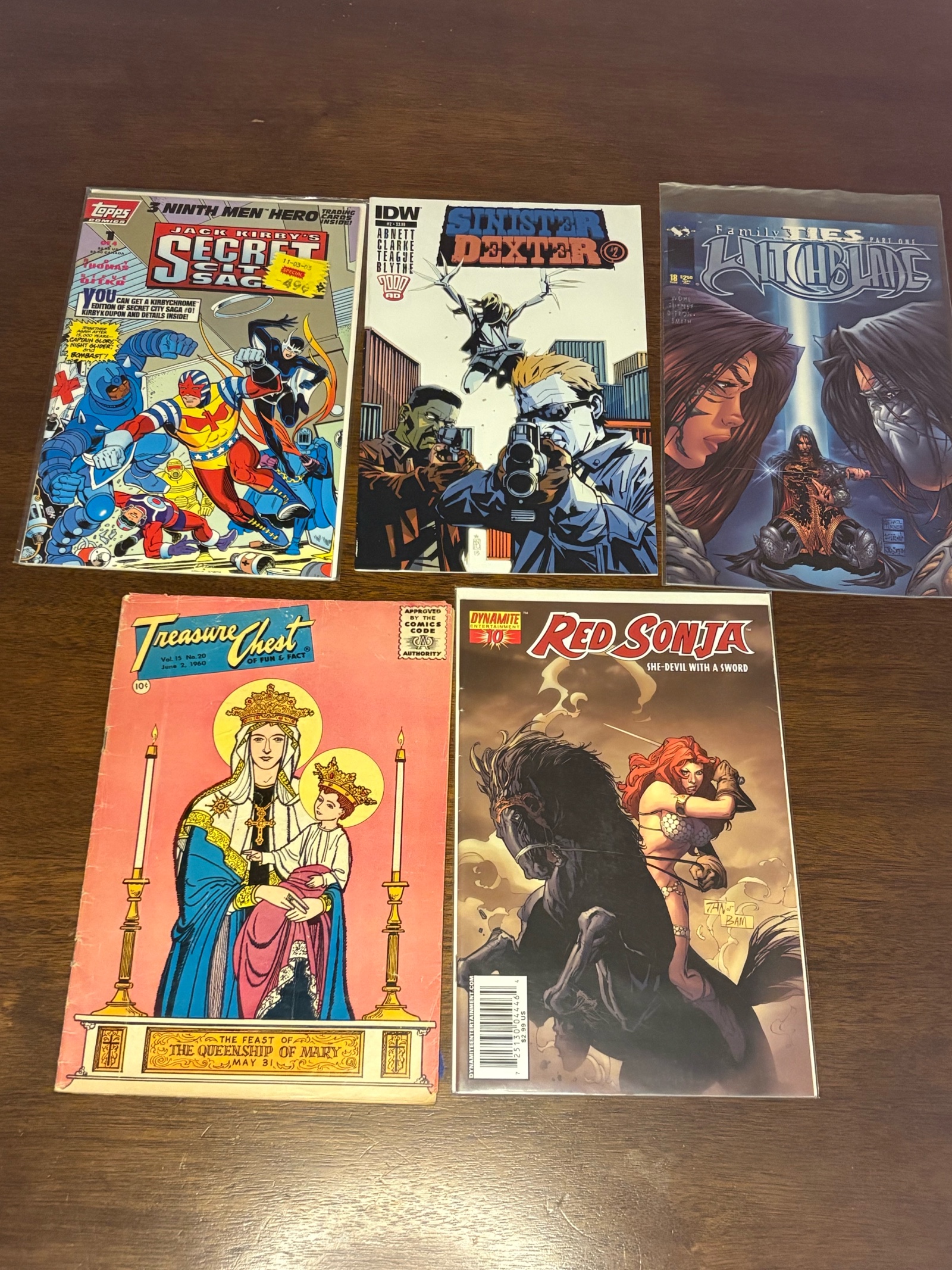 Comic Book Lot, Mix of Publishers, Heroes and Series, 5 Comic Book Lot