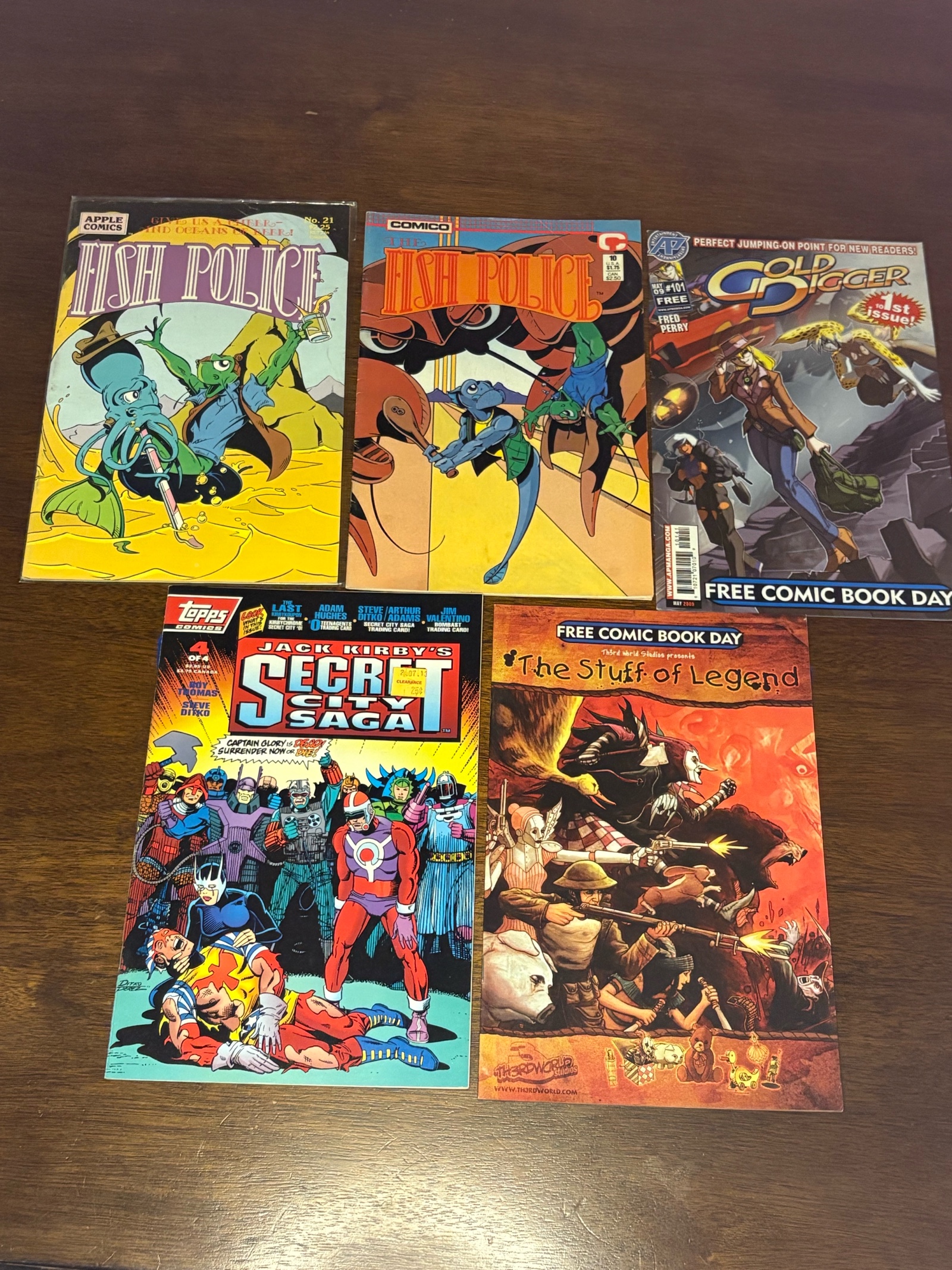 Comic Book Lot, Mix of Publishers, Heroes and Series, 5 Comic Book Lot