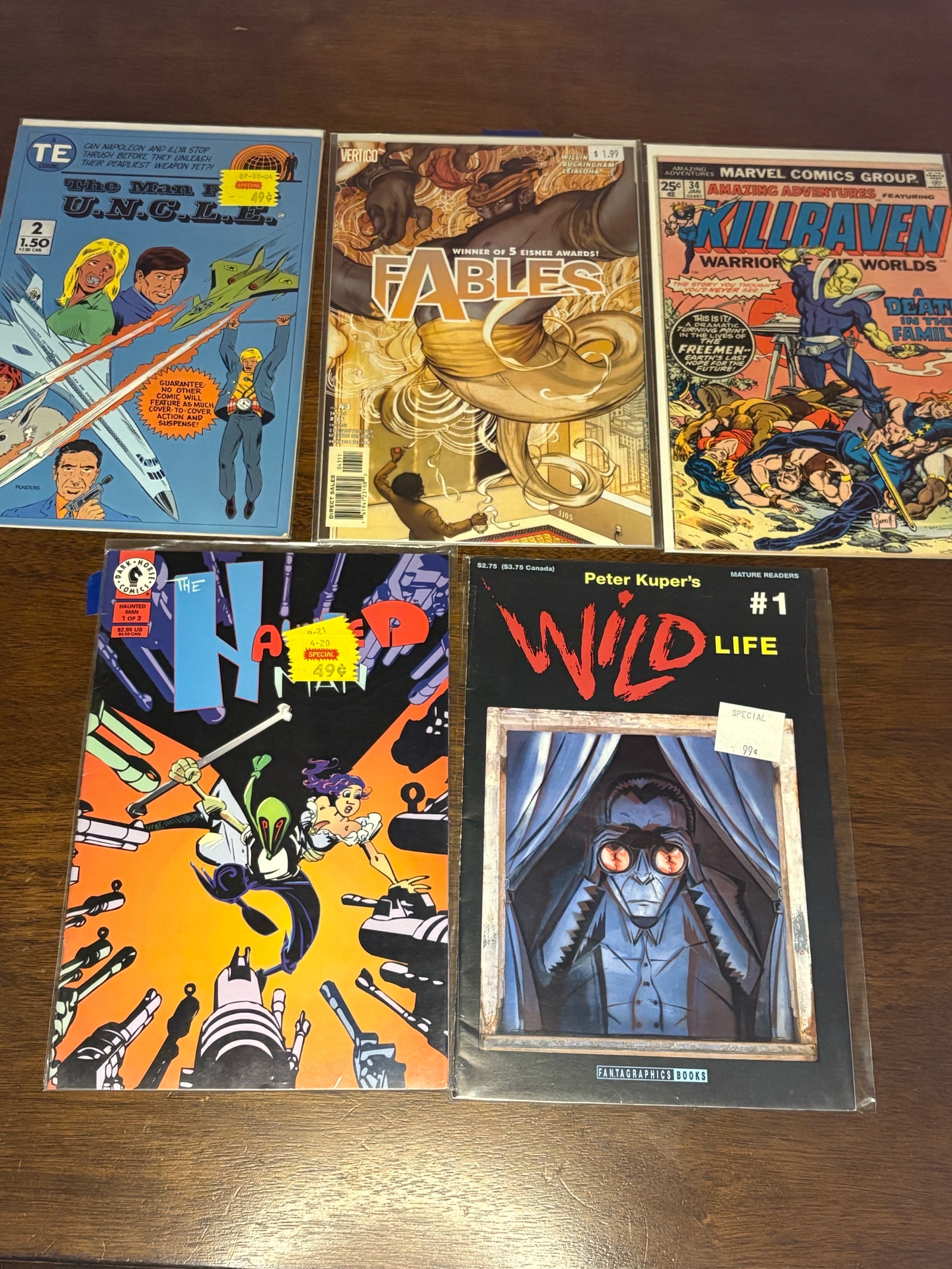 Comic Book Lot, Mix of Publishers, Heroes and Series, 5 Comic Book Lot