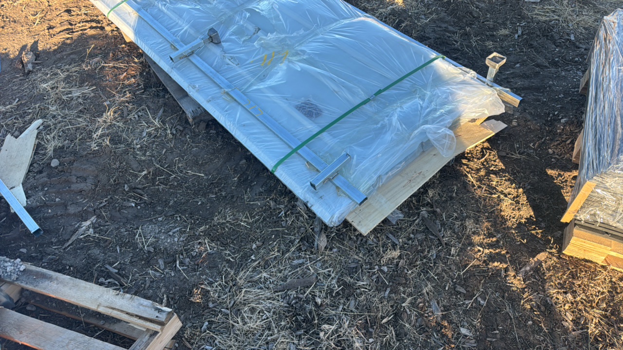 GALVANIZED CORRUGATED STEEL SHEET Few Damaged&nbsp