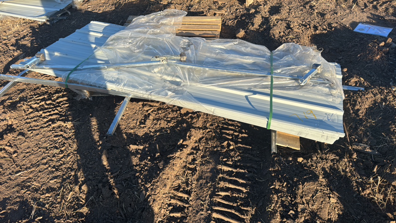 GALVANIZED CORRUGATED STEEL SHEET Few Damaged&nbsp