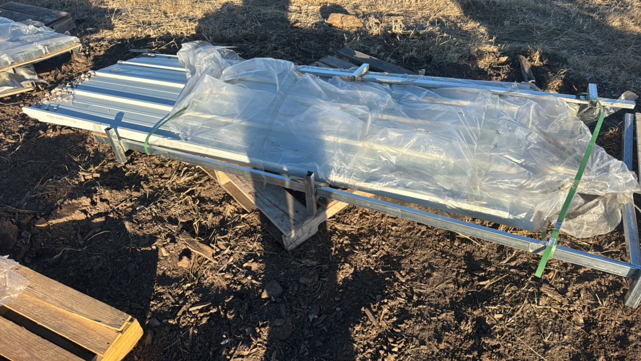 GALVANIZED CORRUGATED STEEL SHEET Few Damaged&nbsp