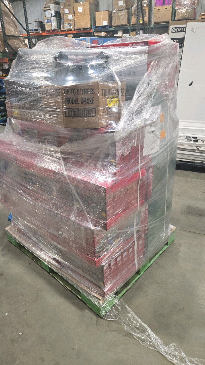 Christmas Holiday Sale  Pallet of Store Returns
