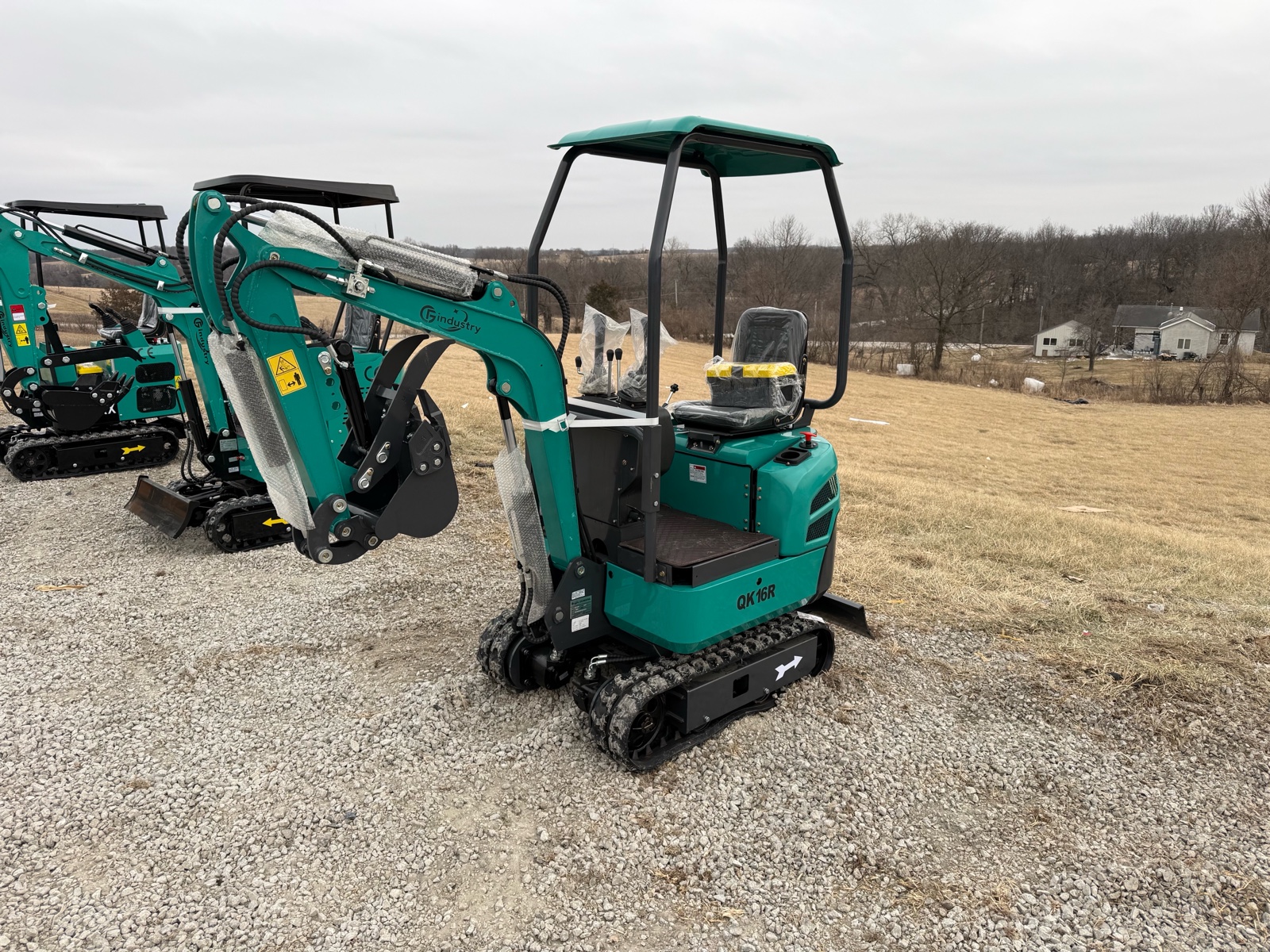 QK16R MINI EXCAVATOR&nbsp &nbspHYDRAULIC THUMB