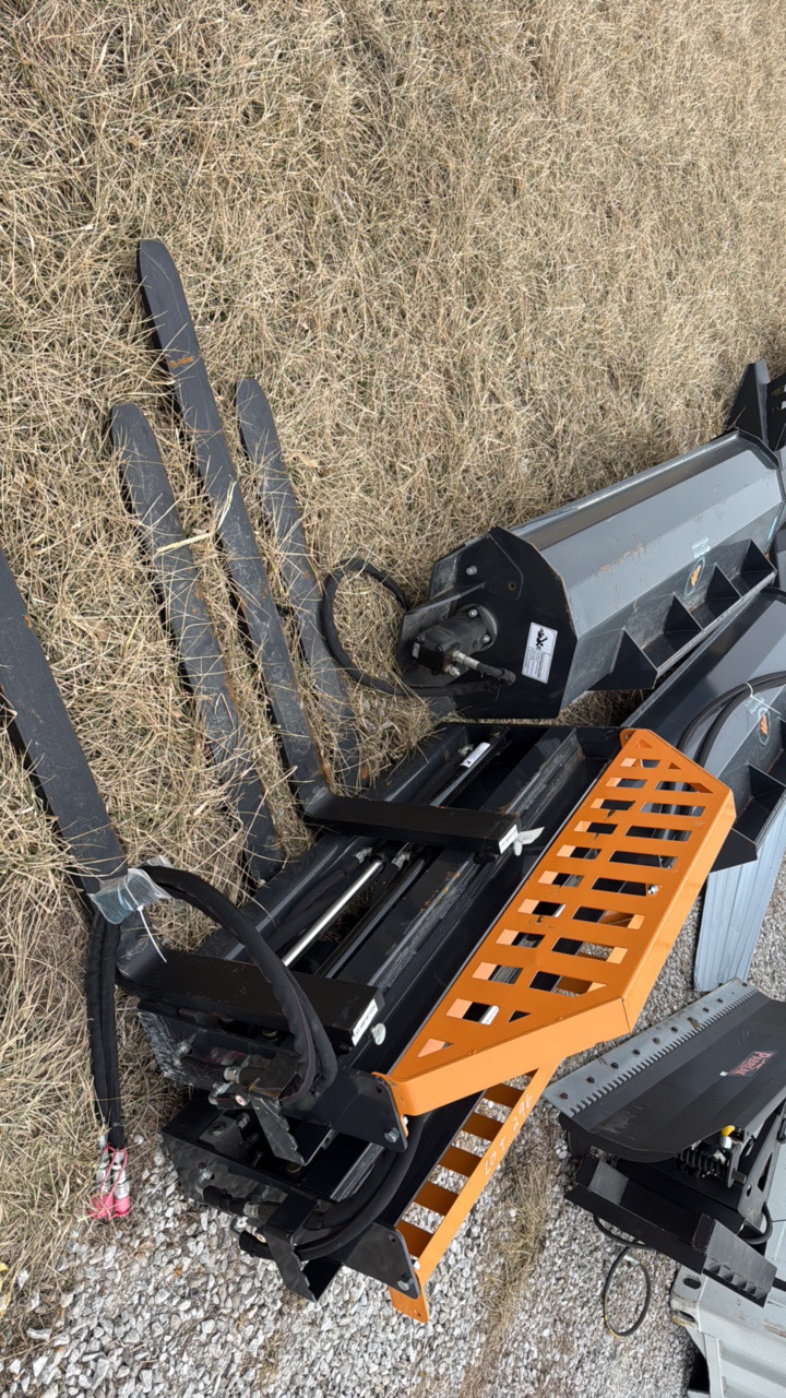 WOLVERINE Skid steer Pallet forks power adjust