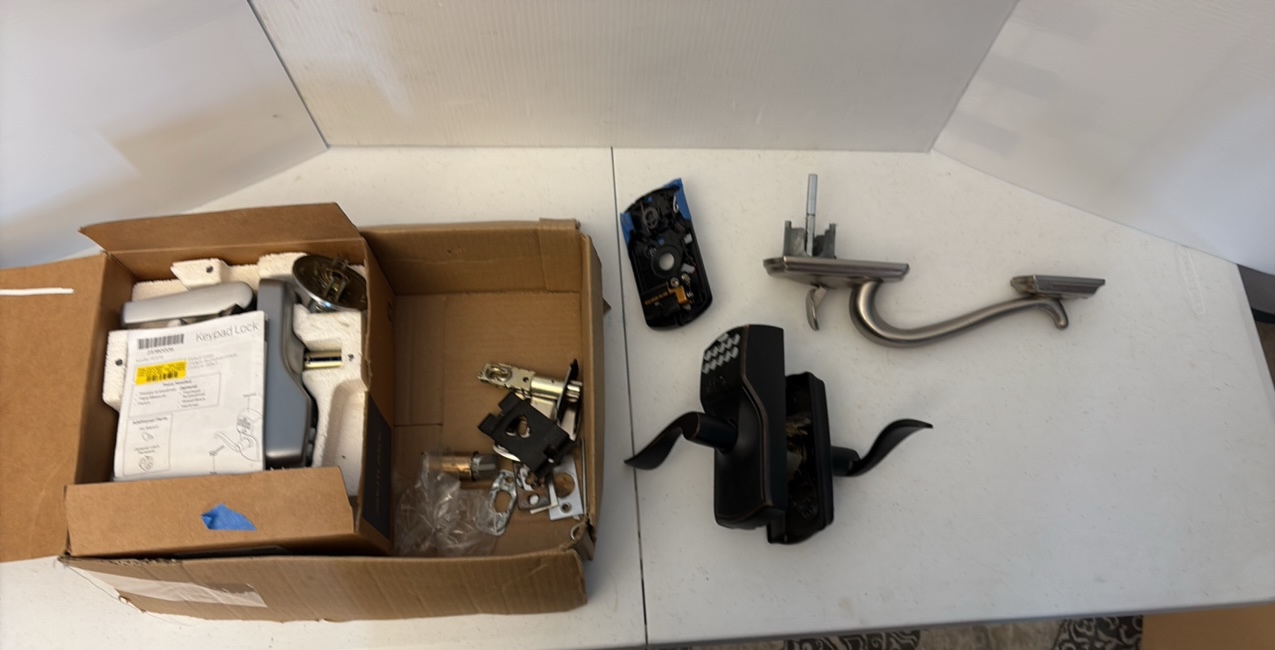 DOOR Handle Hardware