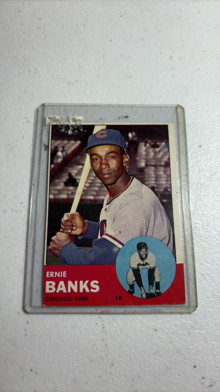 TOPPS Ernie Banks Chicago Cubs Card