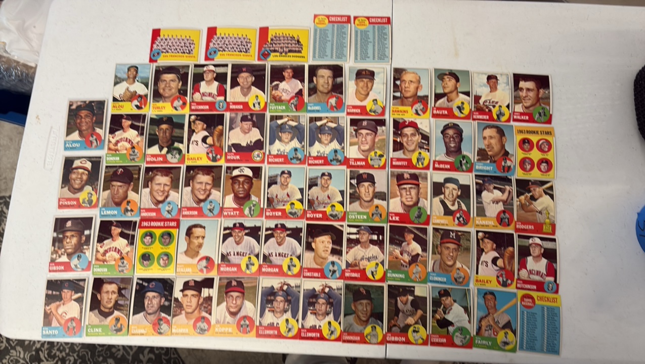 VINTAGE Topps baseball cards