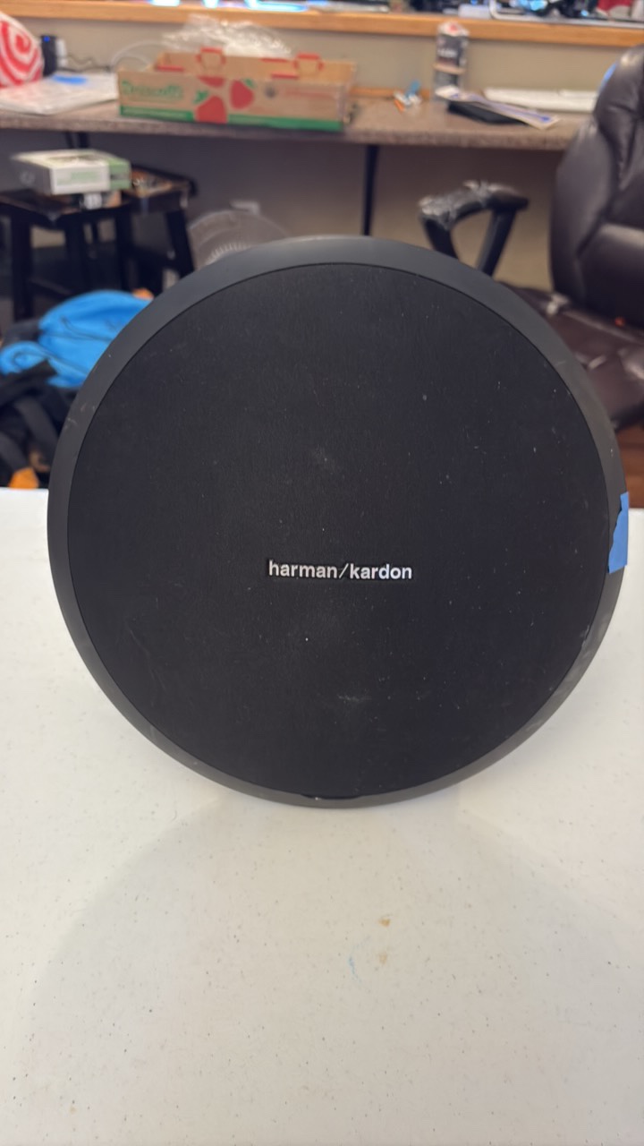 HARMONKardon Onyx Studio Bluetooth speaker