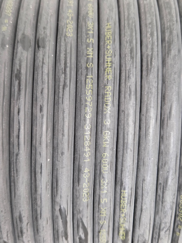 Spool of HUBERSUHNER Radox 3GKW 3x1.5mm2 600V Cable