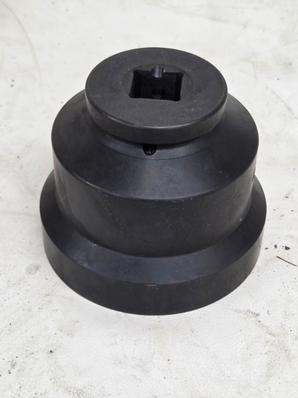 Heavy Duty 4-Inch Spindle Nut Socket Tool