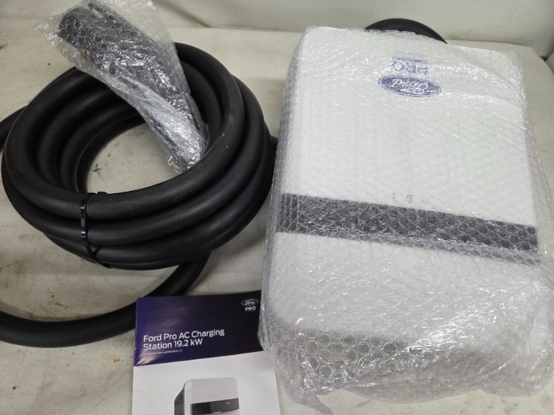 Ford Pro AC Charging Station 19.2 kW IC 80A Electric Vehicle Charger with Cables - NEW IN BOX