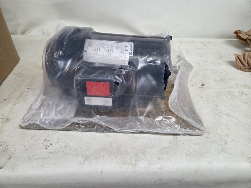 Leeson Marathon 145T Frame Electric Motor, Model 145TFFBD16027, 3HP TEFC, 3-Phase - NEW, UNUSED
