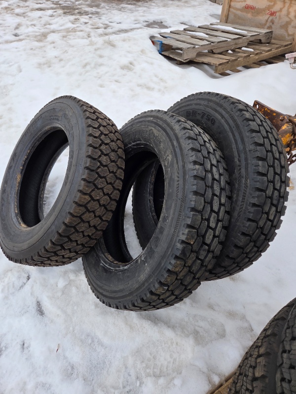 Set of 7 Heavy Duty Truck Tires 22570R19.5 Michelin and Anna DR-750