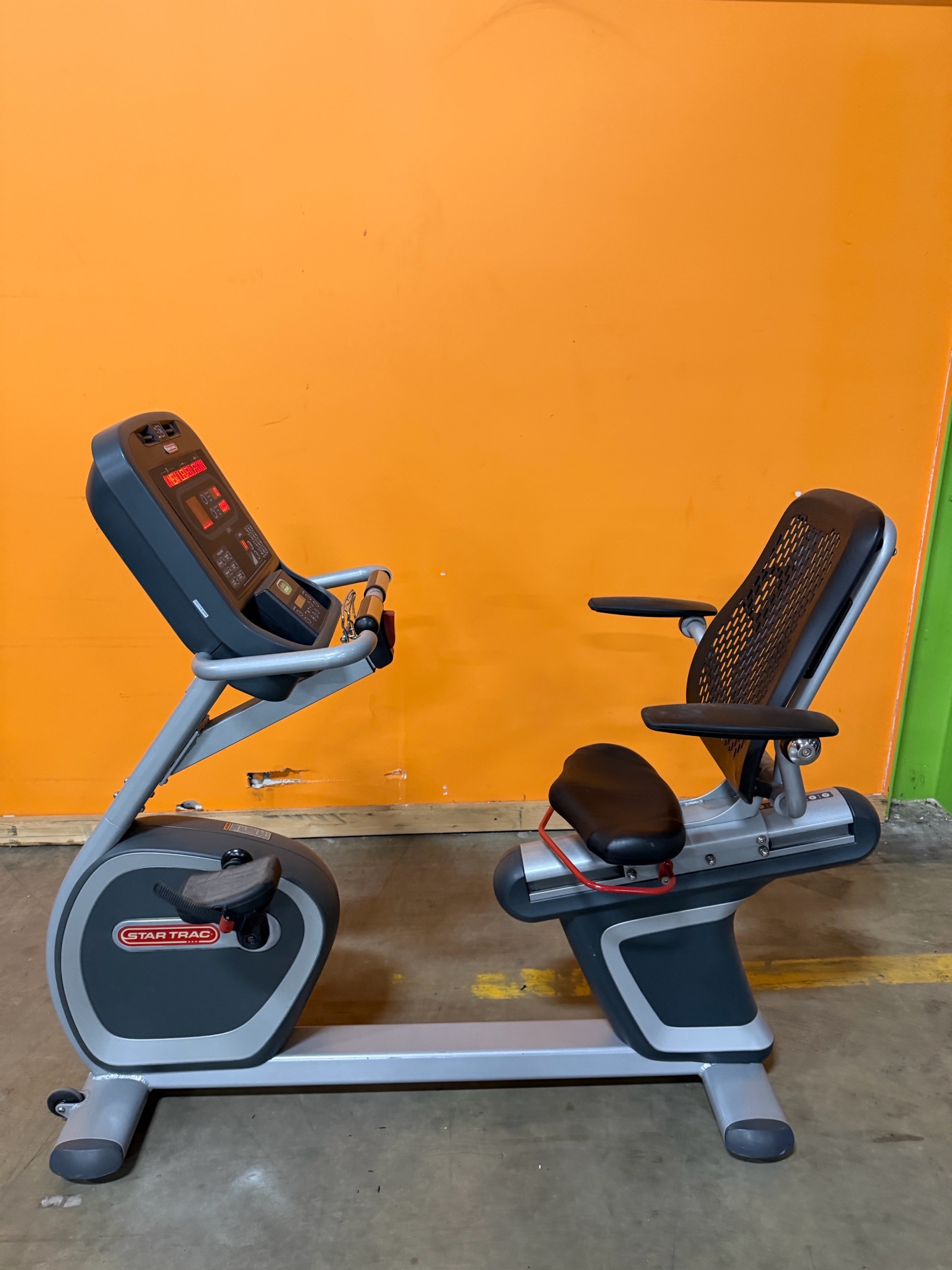 Star Trac RB Recumbent Exercise Bike - Commercial Gym Cardio Bike w Programs & Display
