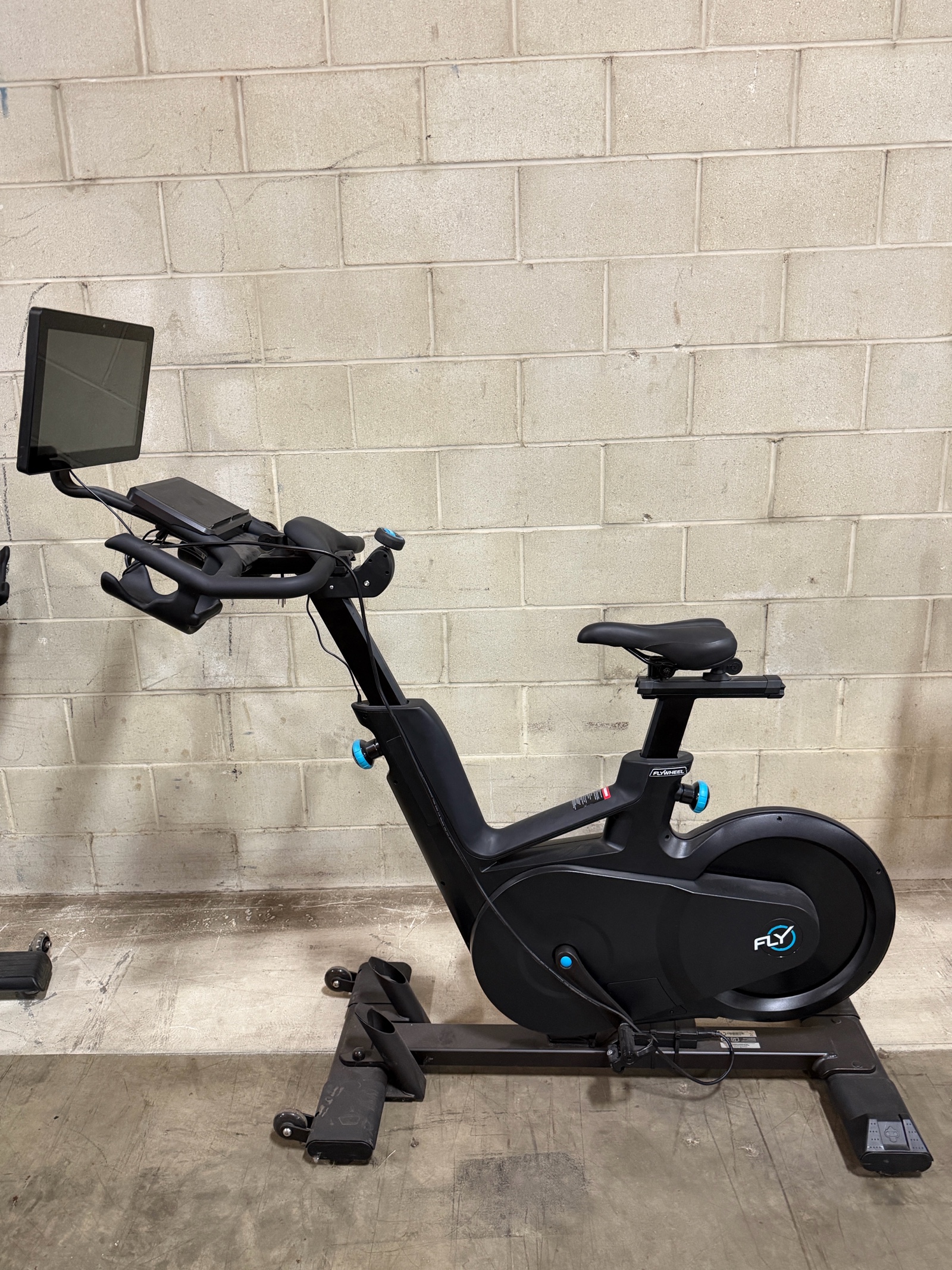 Flywheel Commercial Indoor Cycle  Spin Bike with Screen