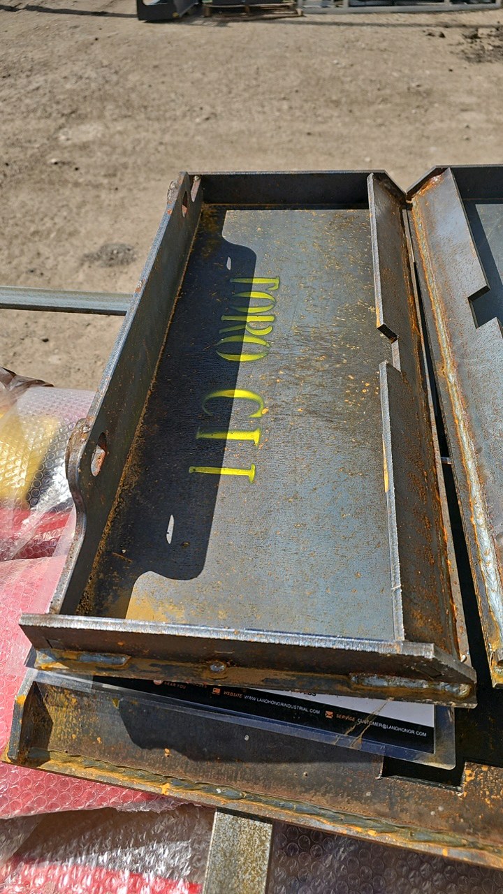 UAP-16-45W UNIVERSAL Mini Skid Steer MOUNT PLATE