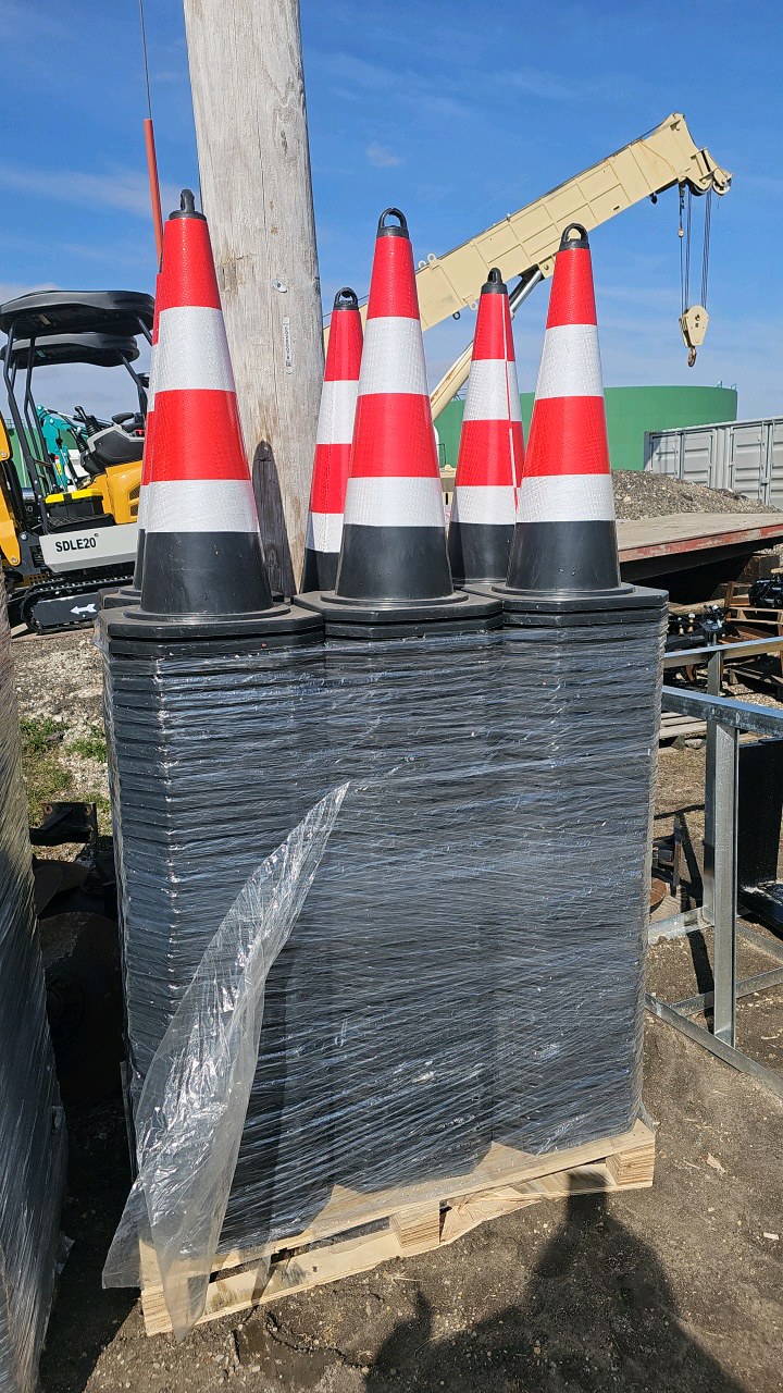 SAFETY TRAFFIC CONES