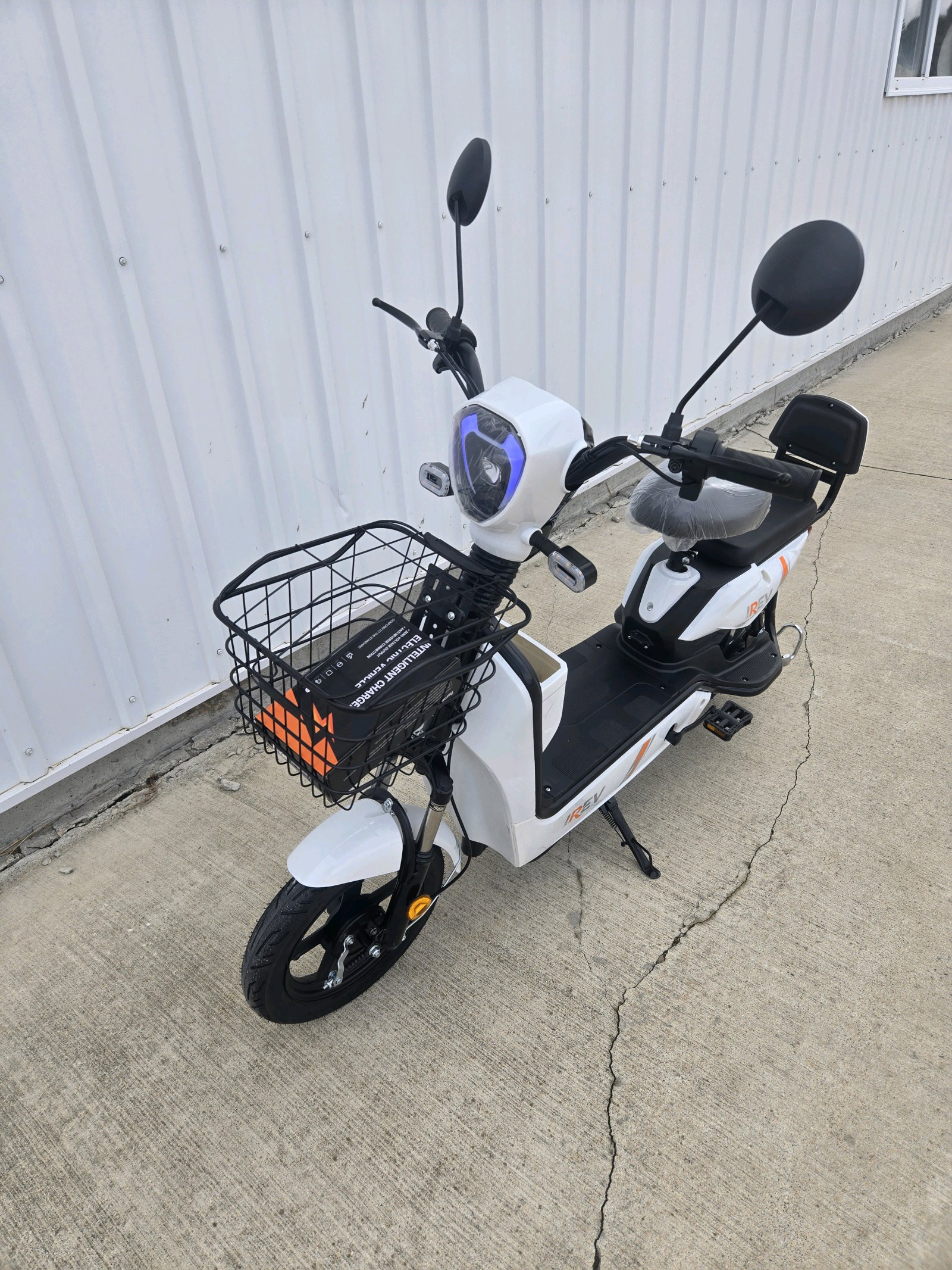 IREV ELECTRIC MOPED