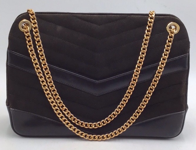 Vintage Chanel Shoulder Bag – With Chain Strap