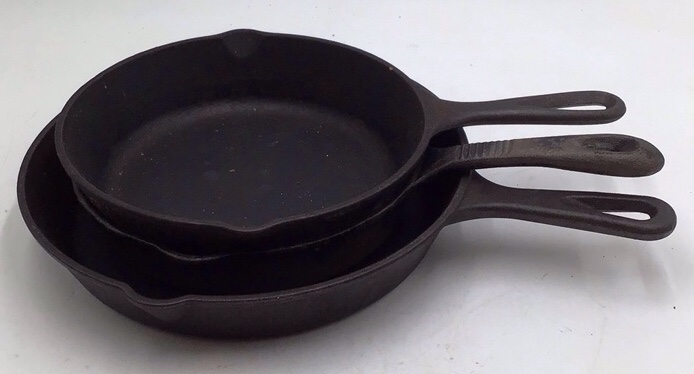 Vintage Cast Iron Skillets  Lodge and Griswold Mainstay