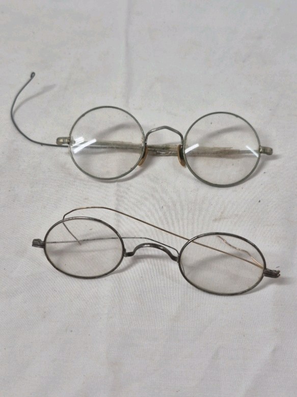 Vintage Round Wire Rim Eyeglasses