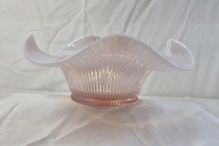 Fenton Pink Opalescent Glass Bowl – Ruffled Rim with Ribbed Pattern