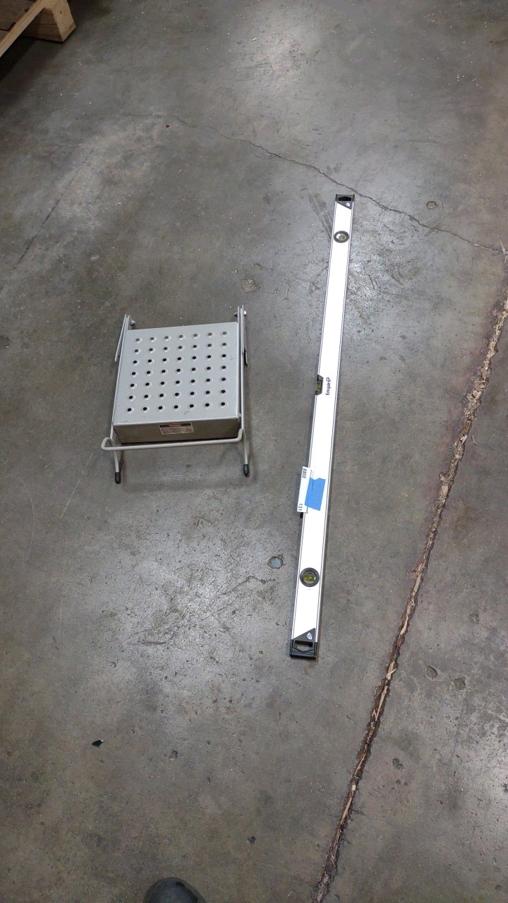 level and paint tray
