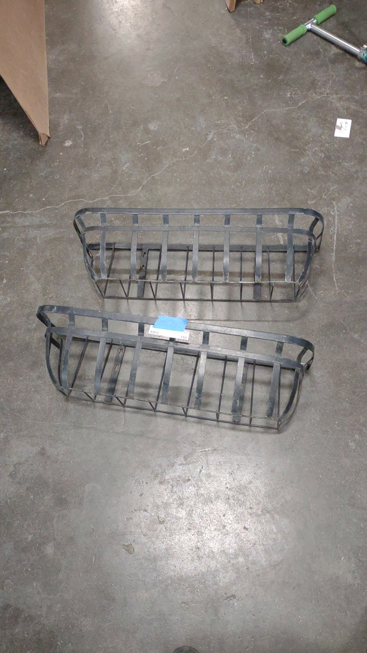 metal planter holders