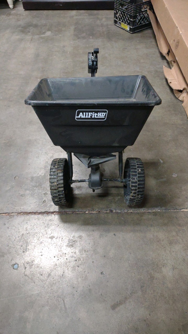 towable fertilizer spreader