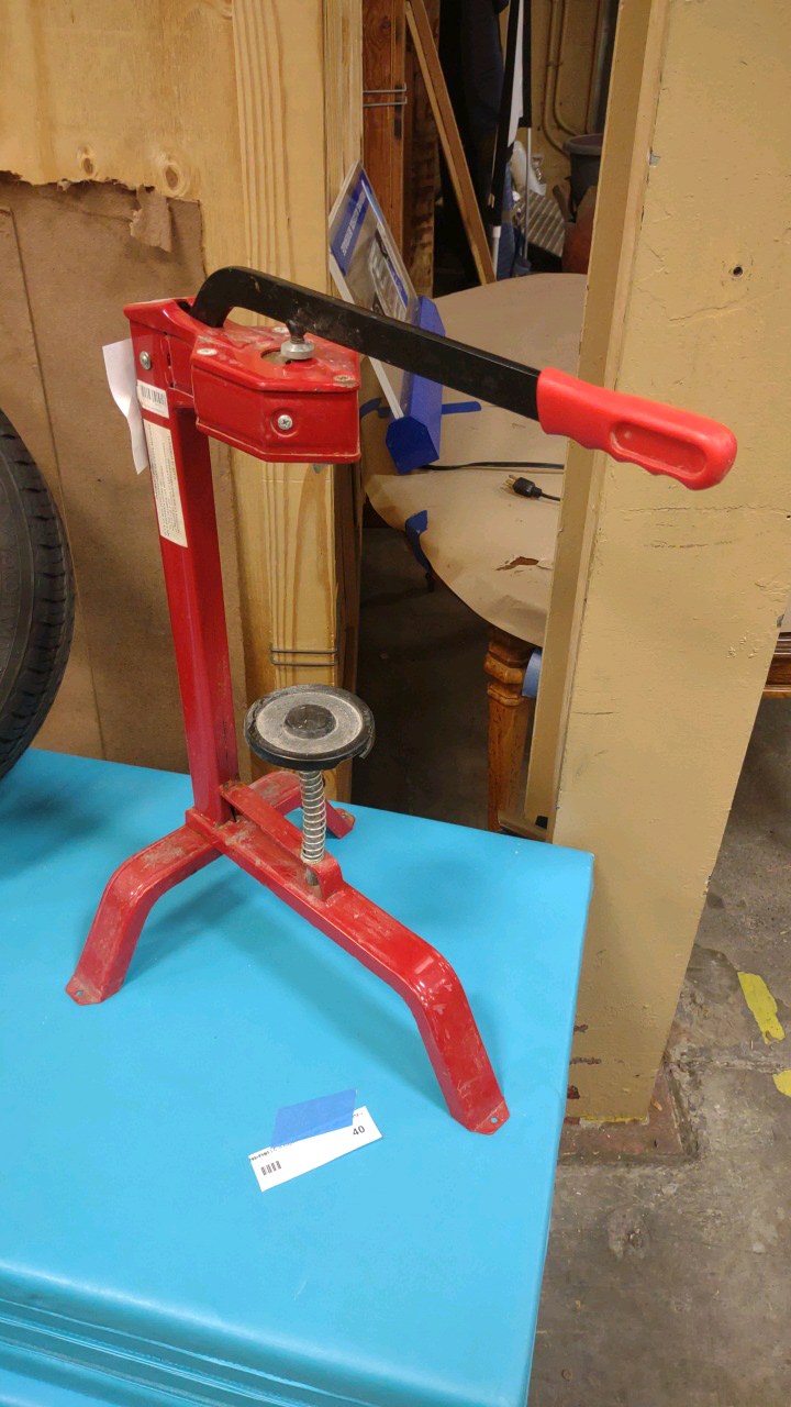 wine corking machine