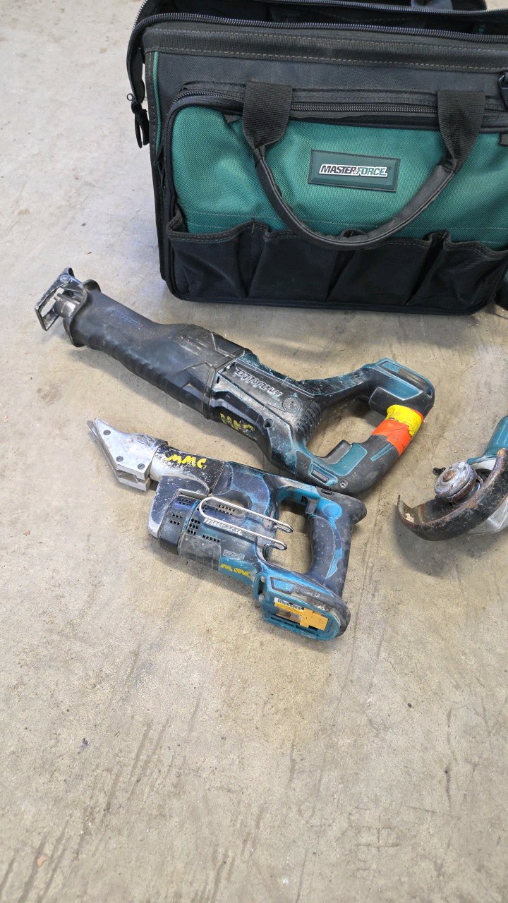 makita tools and carry case