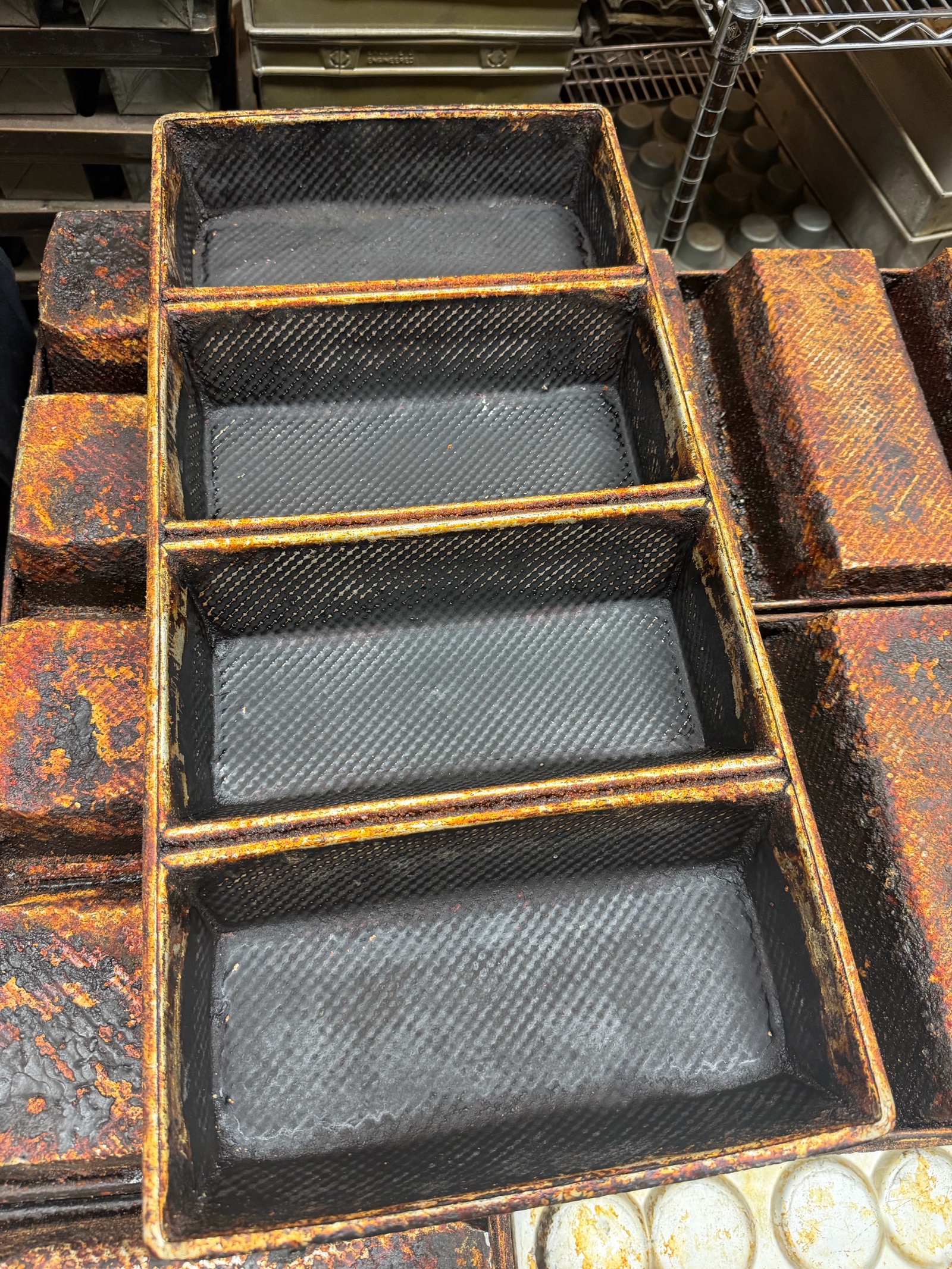 four strap hearth bread pan