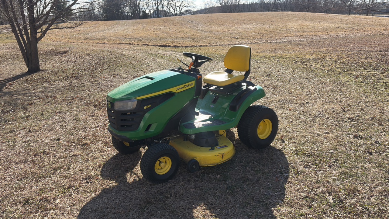 John Deere Tractor S110 - 120 Hours!
