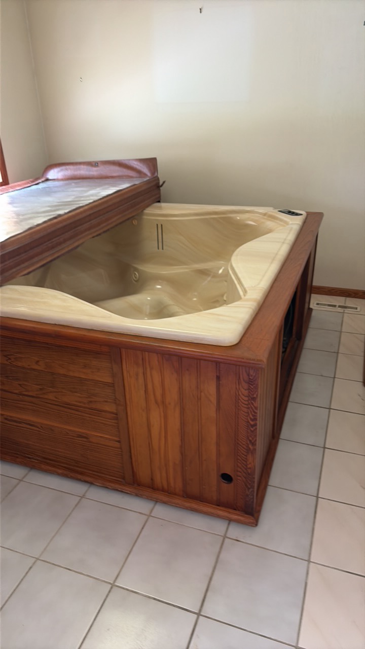 polynesian spas model or hot tub