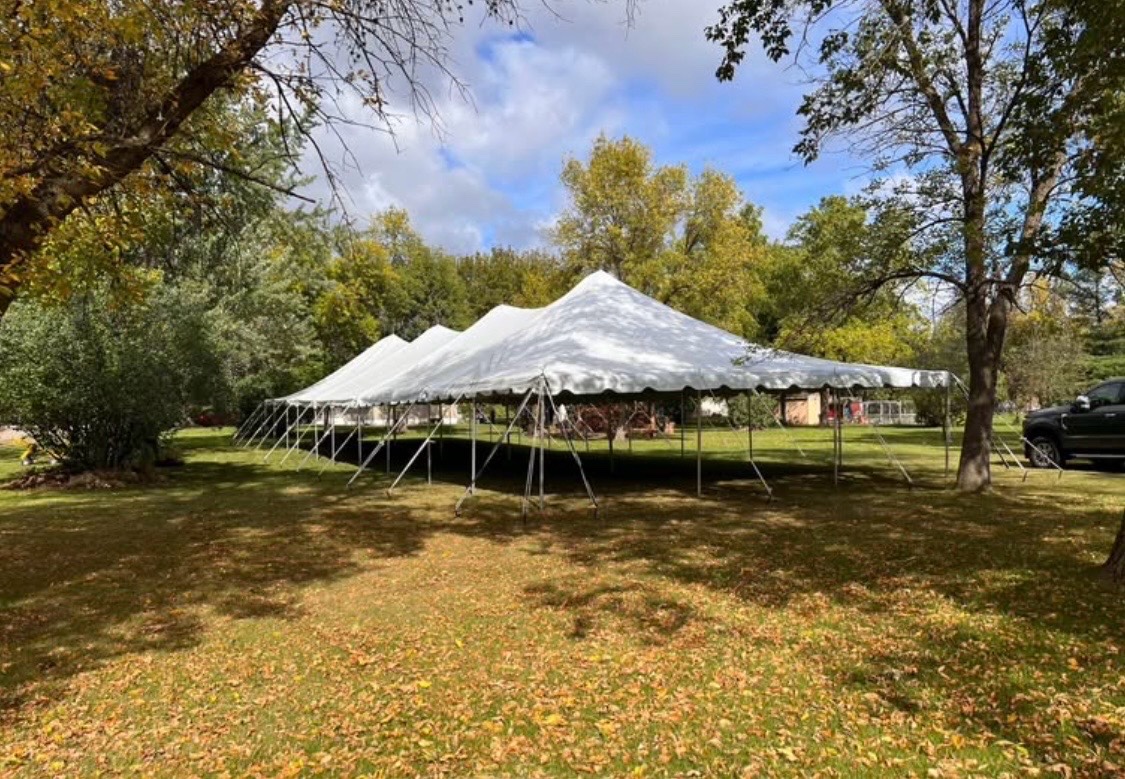 canopy 30x100 excellent condition