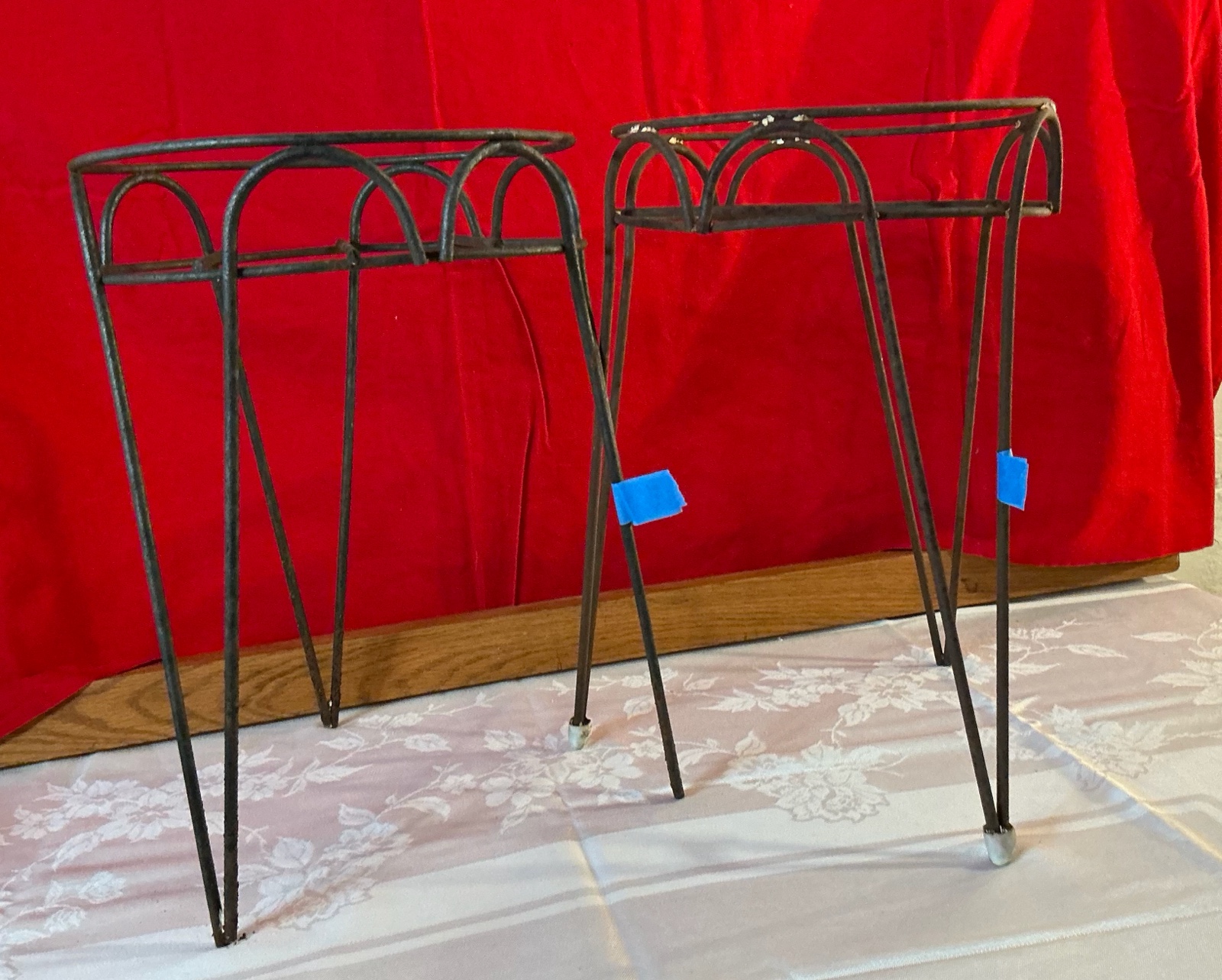 Medal plant stands